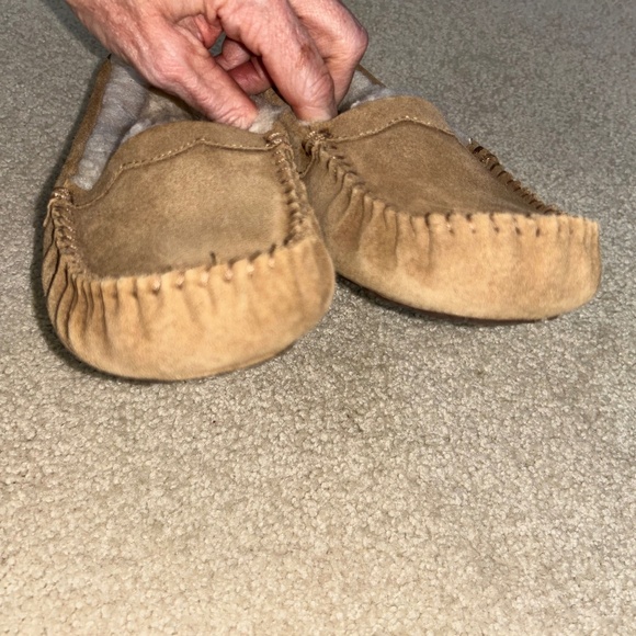 UGG Scalloped Moc slippers 6 - Picture 7 of 11